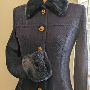 1990s St. John two piece women's suit in navy with detachable faux fur trim